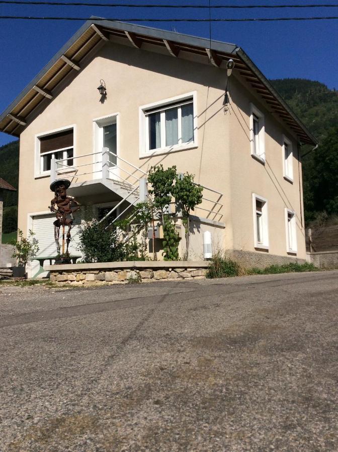 Creme Villa Chabotte Buitenkant foto