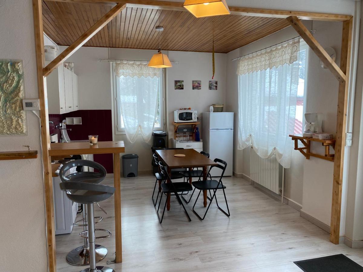 Creme Villa Chabotte Buitenkant foto
