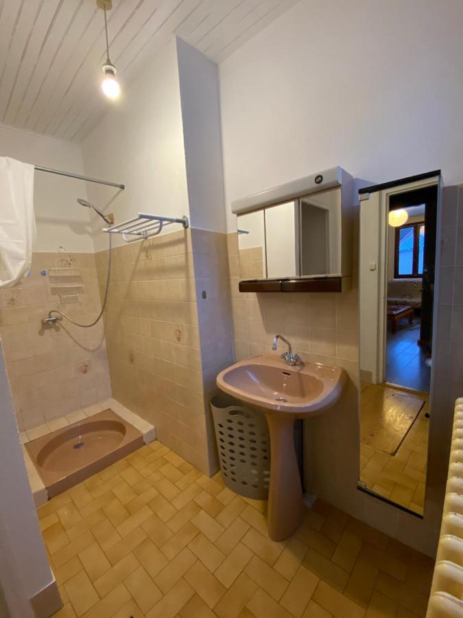 Creme Villa Chabotte Buitenkant foto