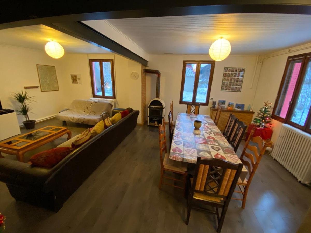 Creme Villa Chabotte Buitenkant foto