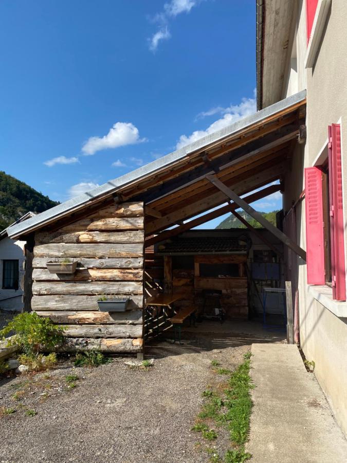 Creme Villa Chabotte Buitenkant foto